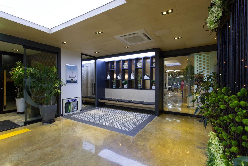 I-Jin Hotel Jeju Exterior photo